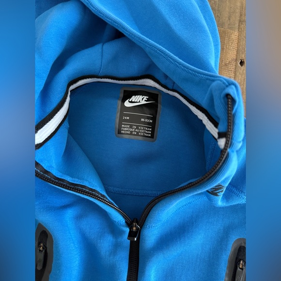 NIKE Tech Fleece Hoodie & Joggers Set (Baby) LIGHT PHOTO BLUE, Size 24M - Picture 3 of 4